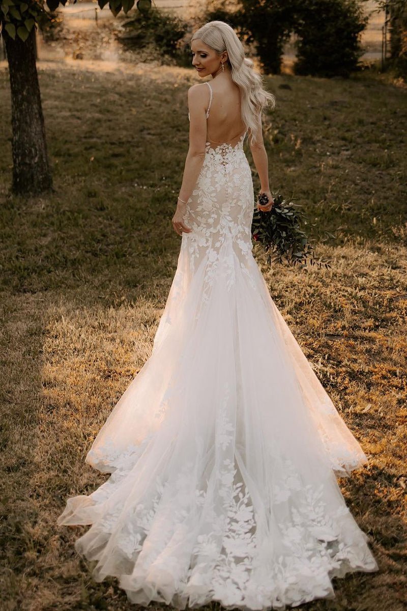 Charming Mermaid V Neck Tulle Wedding Dresses with Appliques - Curvevia