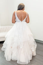 Elegant A-Line V Neck Wedding Dresses with Appliques - Curvevia
