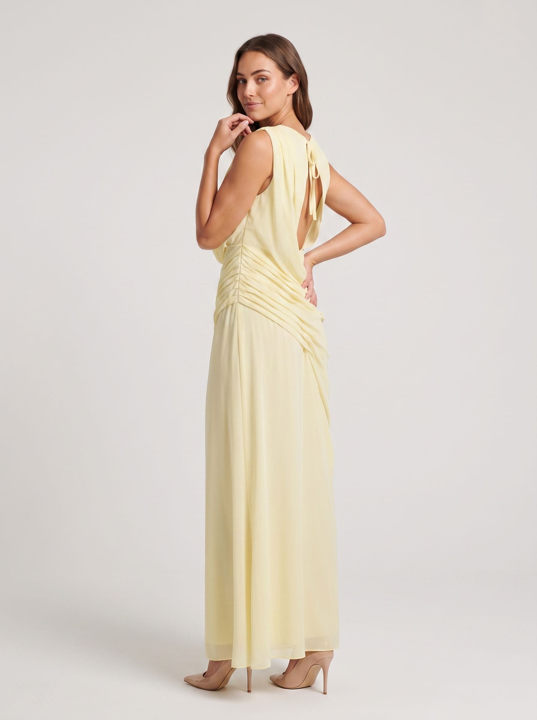 Daffodil Chiffon A-Line Scoop Neck Backless Floor-Length Dress with Cutout Detail - Curvevia