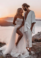 Romantic A-Line Sweetheart Tulle Beach Wedding Dresses with Slit - Curvevia