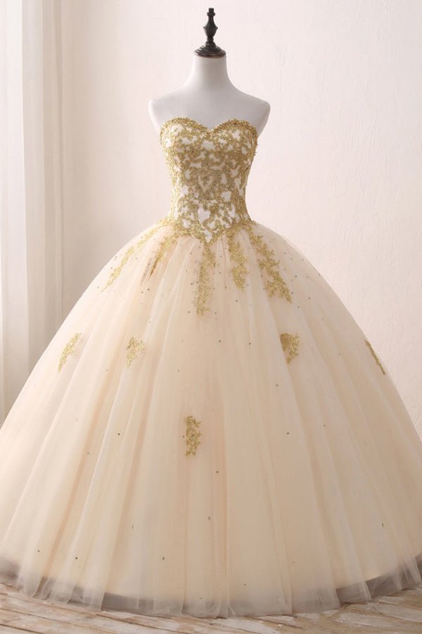 Quinceanera Dress Ivory Ball Gown Sweetheart Appliques Beading Prom Dresses - Curvevia