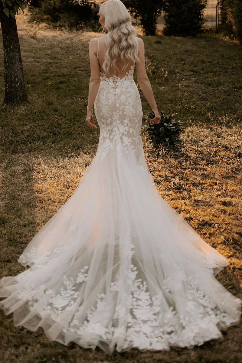 Charming Mermaid V Neck Tulle Wedding Dresses with Appliques - Curvevia