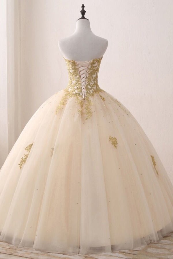 Quinceanera Dress Ivory Ball Gown Sweetheart Appliques Beading Prom Dresses - Curvevia