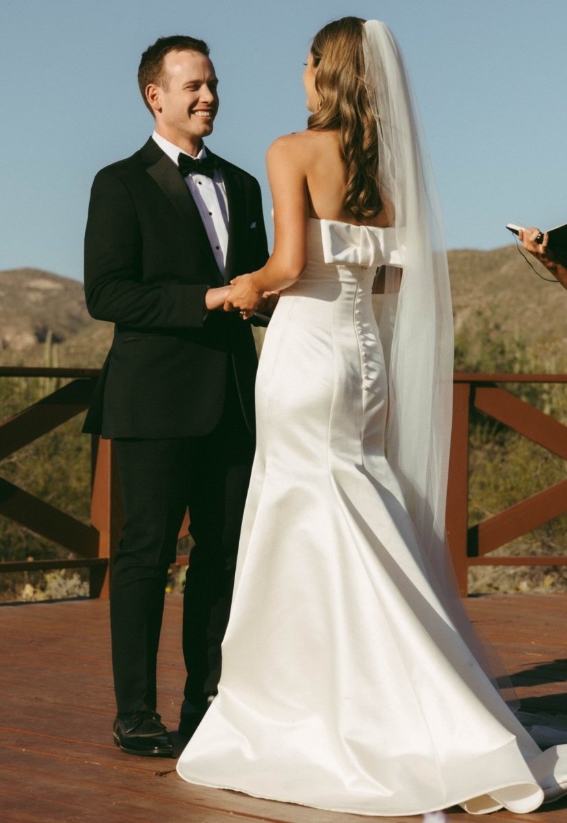 Elegant Mermaid Strapless Satin Sleeveless Wedding Dresses - Curvevia