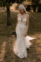 Charming Mermaid V Neck Tulle Wedding Dresses with Appliques - Curvevia