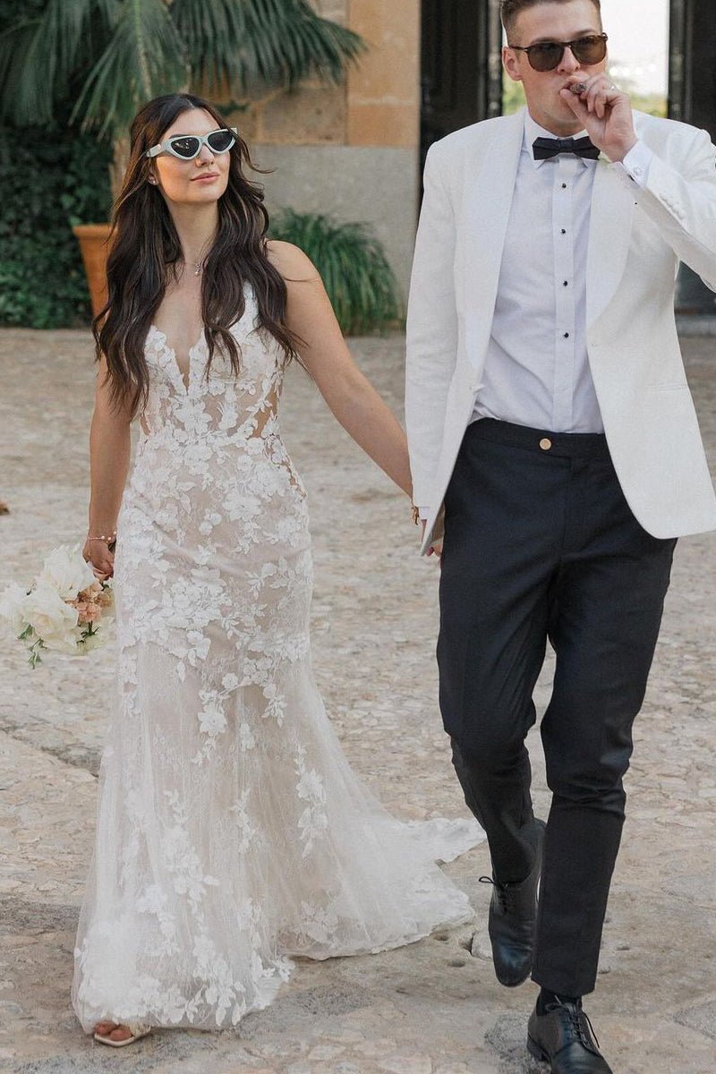 Mermaid V Neck Tulle Lace Sleeveless  Ivory Wedding Dresses - Curvevia