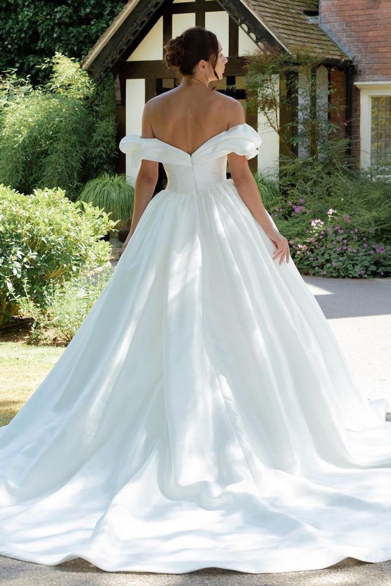 White Puff Off-the-Shoulder Sweeping Long Wedding Dress - Curvevia