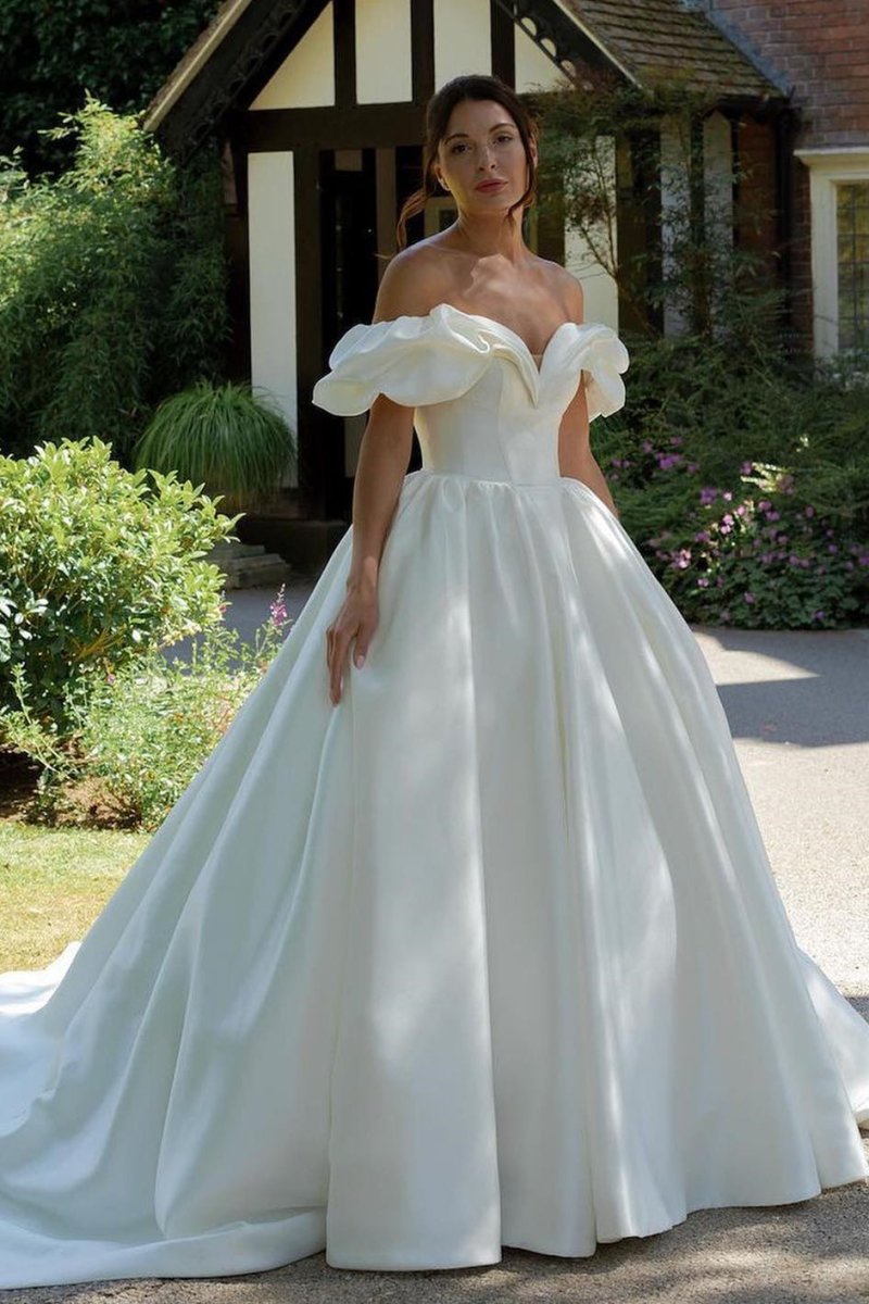 White Puff Off-the-Shoulder Sweeping Long Wedding Dress - Curvevia