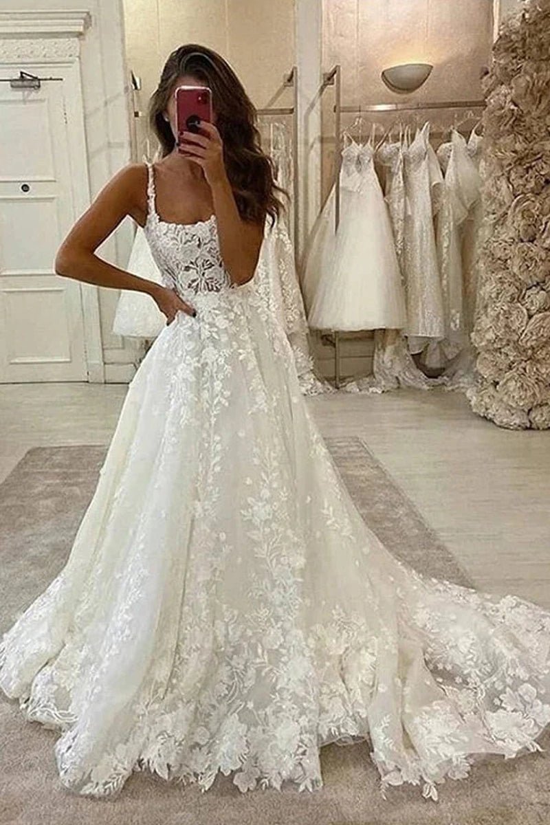 Gorgeous Scoop Neck Open Back Lace Wedding Dresses - Curvevia