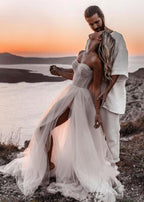Romantic A-Line Sweetheart Tulle Beach Wedding Dresses with Slit - Curvevia