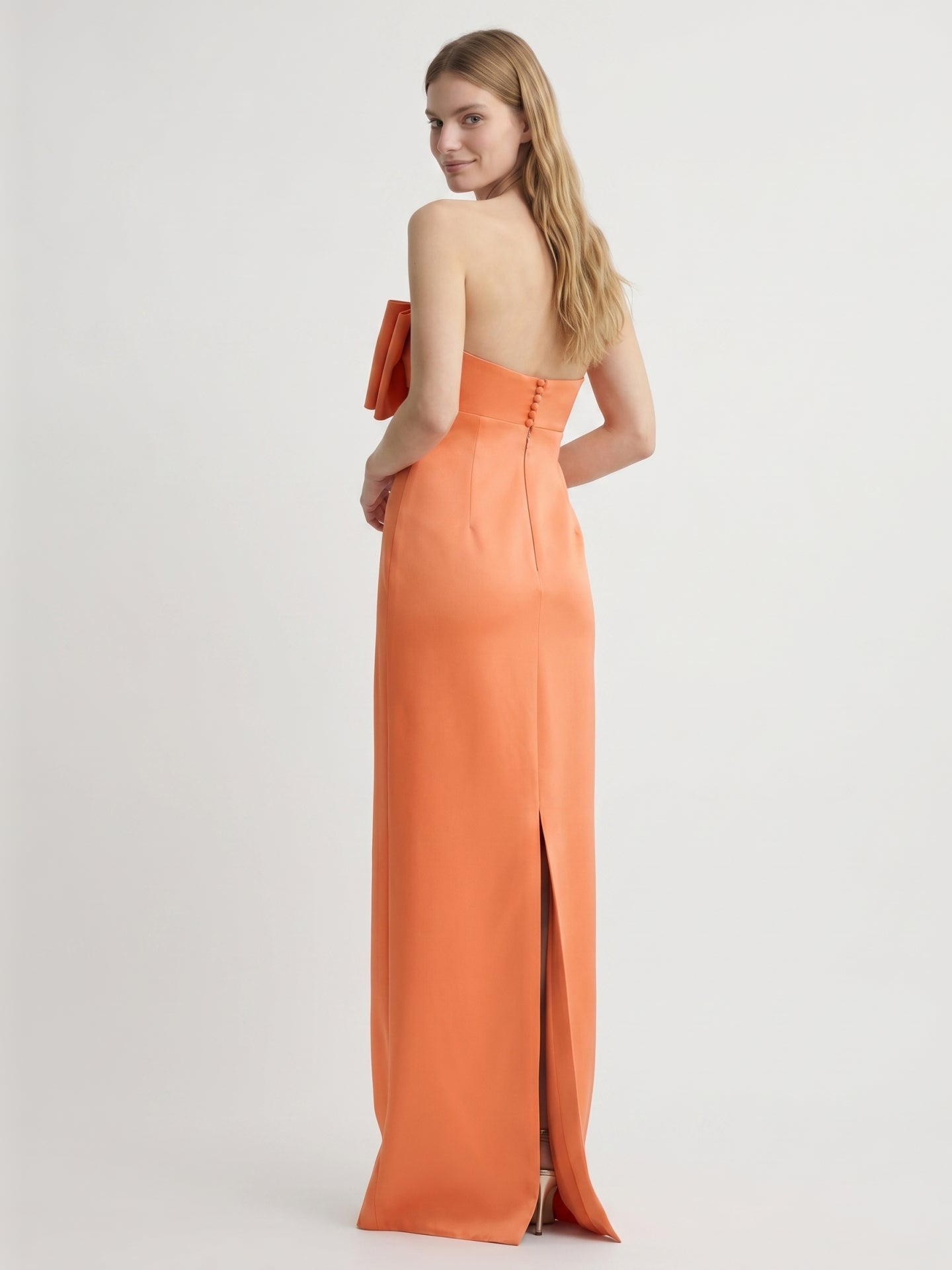 Architectural Orange Satin Sheath Straight Neck Backless Floor-Length Bridesmaid Dress with Bow - Curvevia
