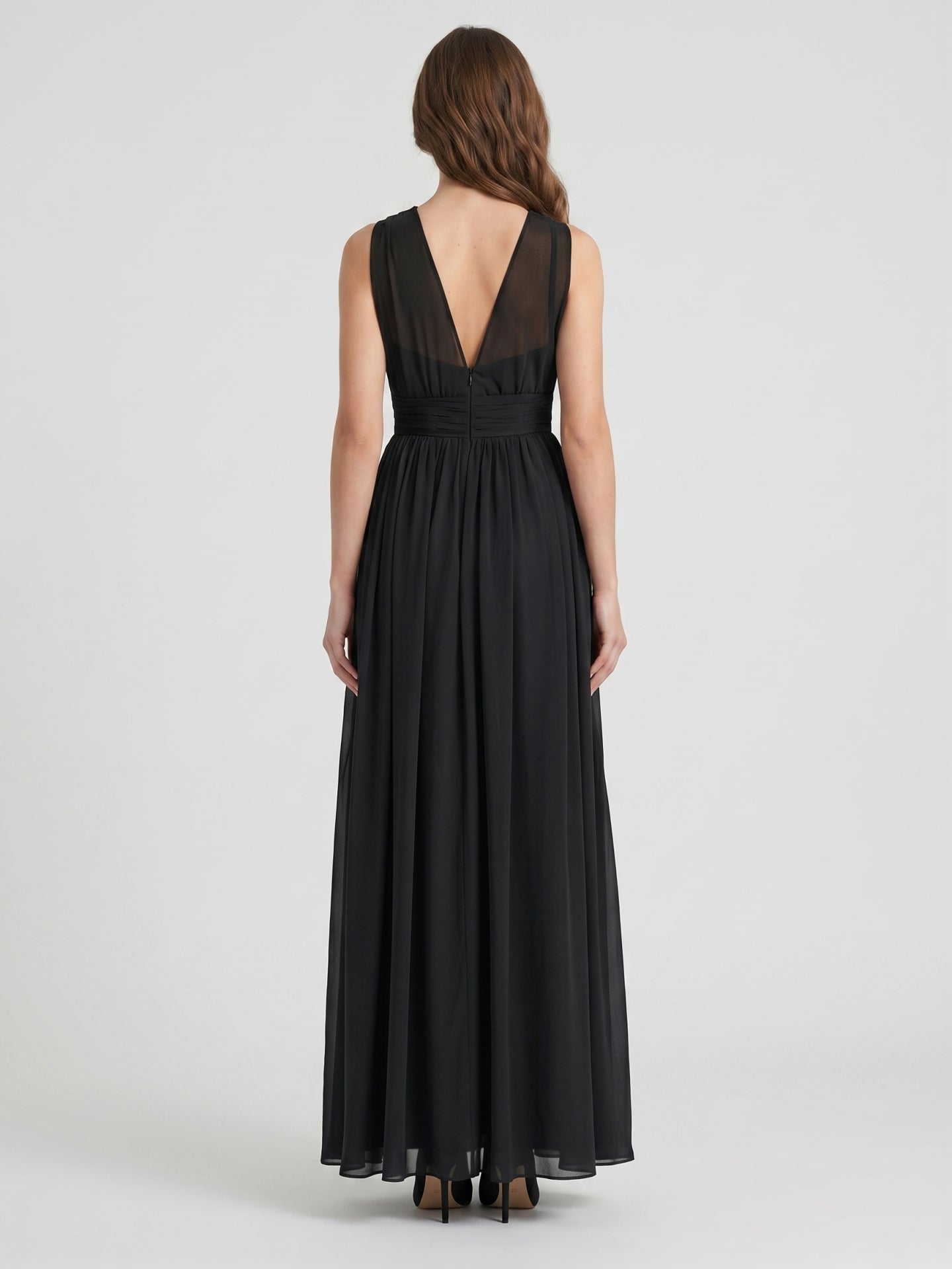 Black Chiffon A-Line Halter V-Back Floor-Length Pleated Bridesmaid Dress - Curvevia