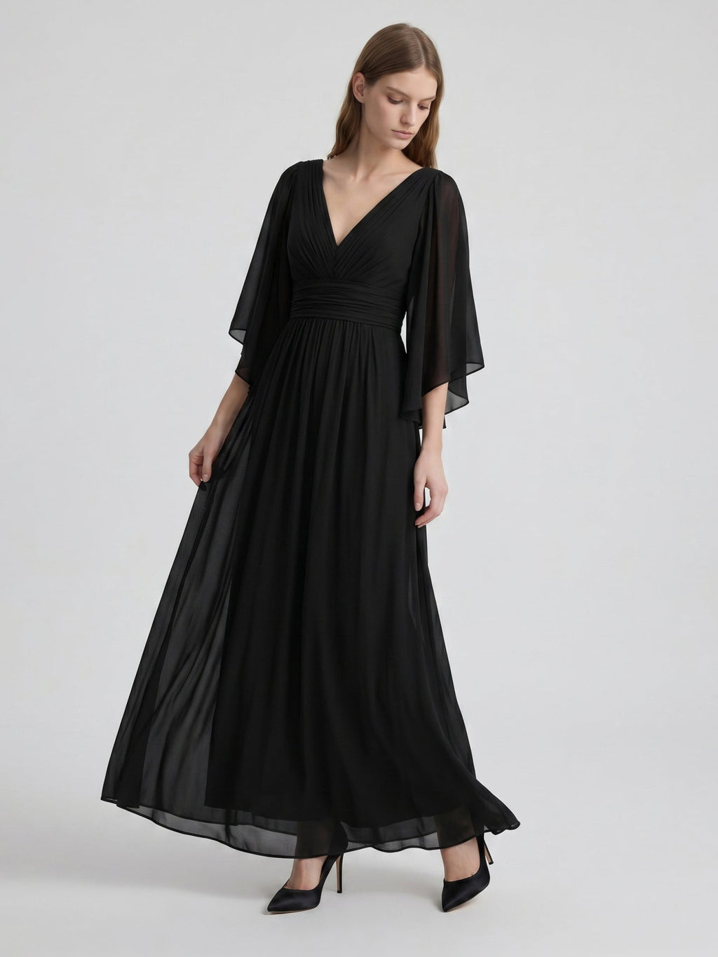 Black Chiffon Sheath V-Neck V-Back Floor-Length Pleated Bridesmaid Dress - Curvevia