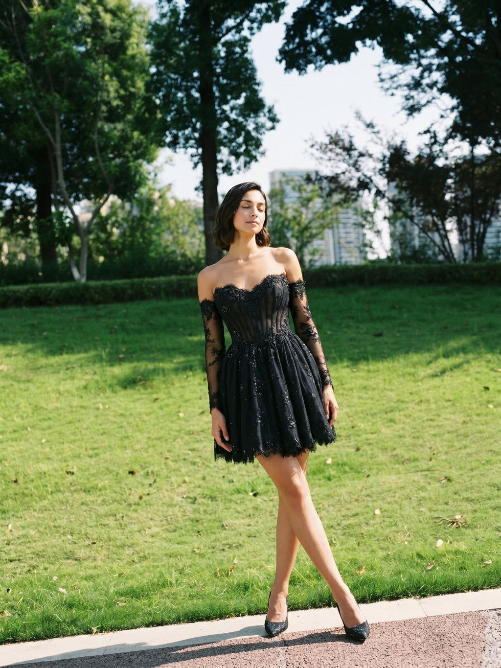 Black Lace A-Line Sweetheart Short Homecoming Dress with Sequins - Curvevia