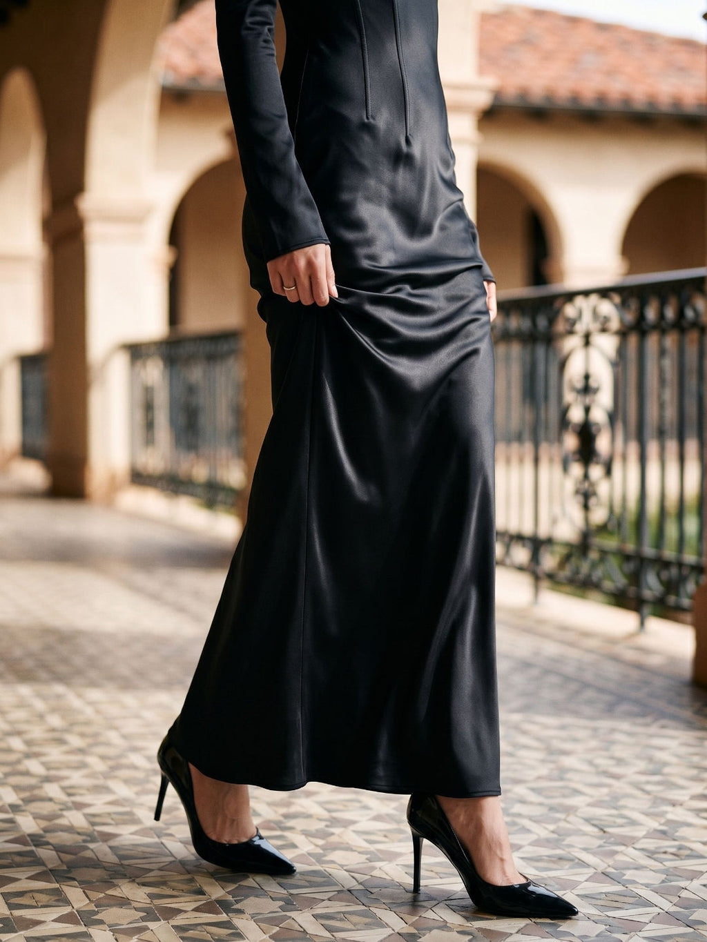 Black Satin Sheath Cowl Neck Backless Floor-Length Formal Dress with Pleating - Curvevia