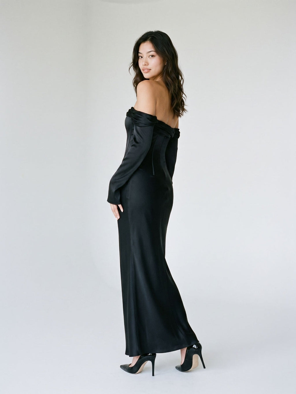 Black Satin Sheath Cowl Neck Backless Floor-Length Formal Dress with Pleating - Curvevia