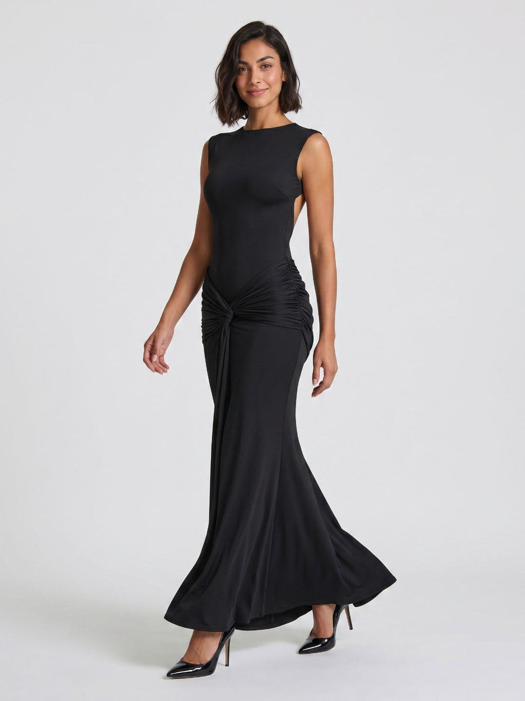 Black Stretch Knit Sheath Scoop Neck Backless Floor-Length Formal Dress with Pleating - Curvevia