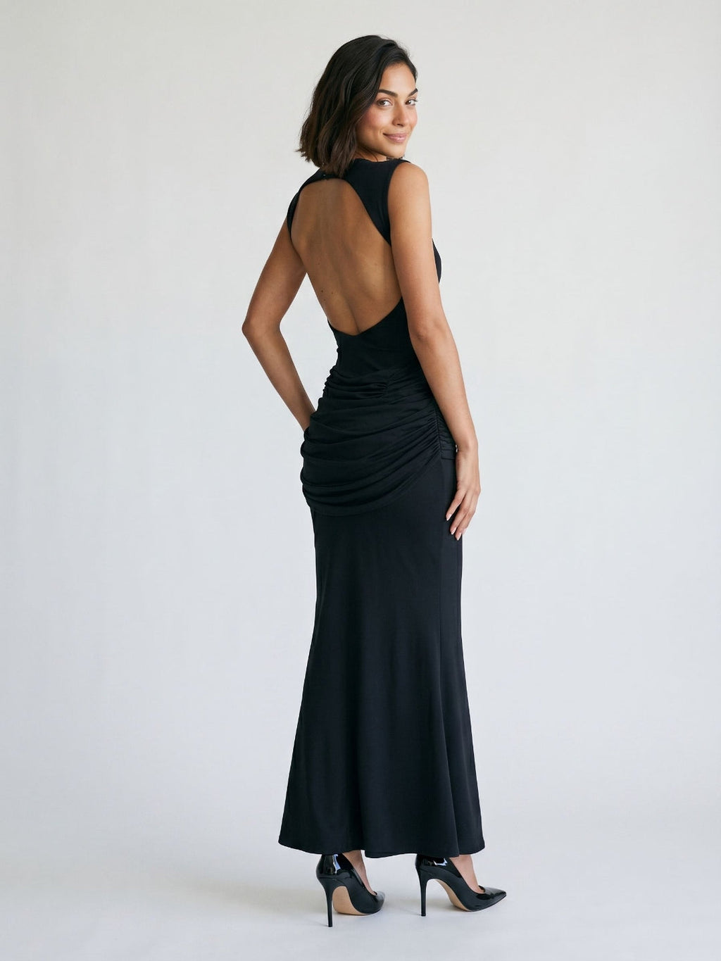 Black Stretch Knit Sheath Scoop Neck Backless Floor-Length Formal Dress with Pleating - Curvevia