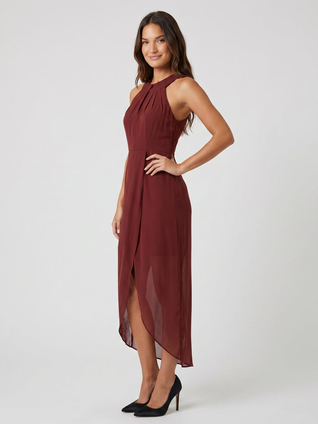 Burgundy Chiffon Sheath Halter Back Zip Knee-Length Bridesmaid Dress with Pleats - Curvevia