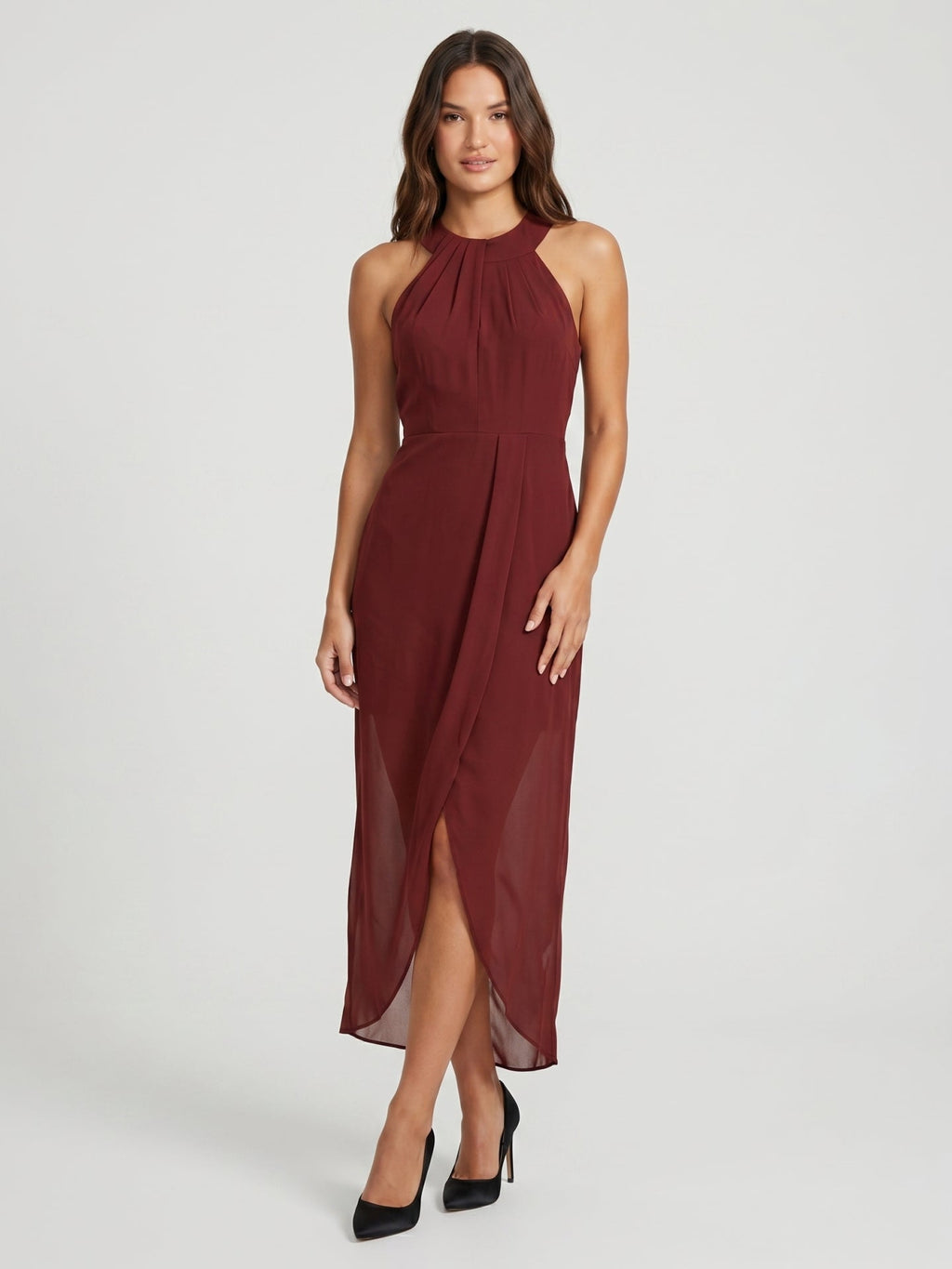 Burgundy Chiffon Sheath Halter Back Zip Knee-Length Bridesmaid Dress with Pleats - Curvevia