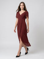 Burgundy Chiffon Sheath V-Neck Back Zip Knee-Length Bridesmaid Dress with Pleats - Curvevia