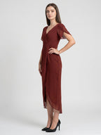 Burgundy Chiffon Sheath V-Neck Back Zip Knee-Length Bridesmaid Dress with Pleats - Curvevia