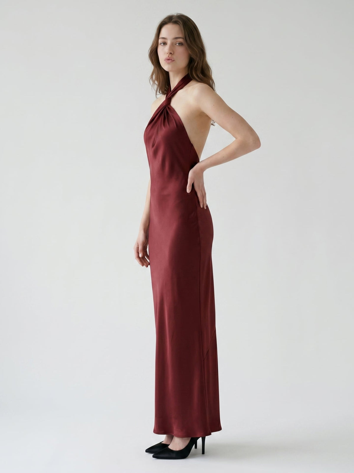 Burgundy Satin Sheath Halter Backless Floor-Length Bridesmaid Dress - Curvevia
