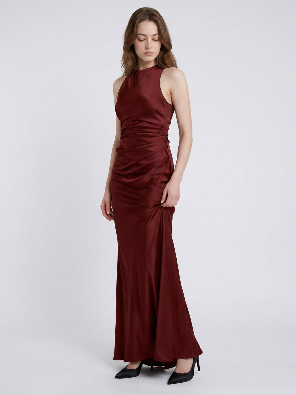 Burgundy Satin Sheath Scoop Neck Floor-Length Bridesmaid Dress with Pleats - Curvevia