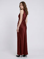 Burgundy Satin Sheath Scoop Neck Floor-Length Bridesmaid Dress with Pleats - Curvevia