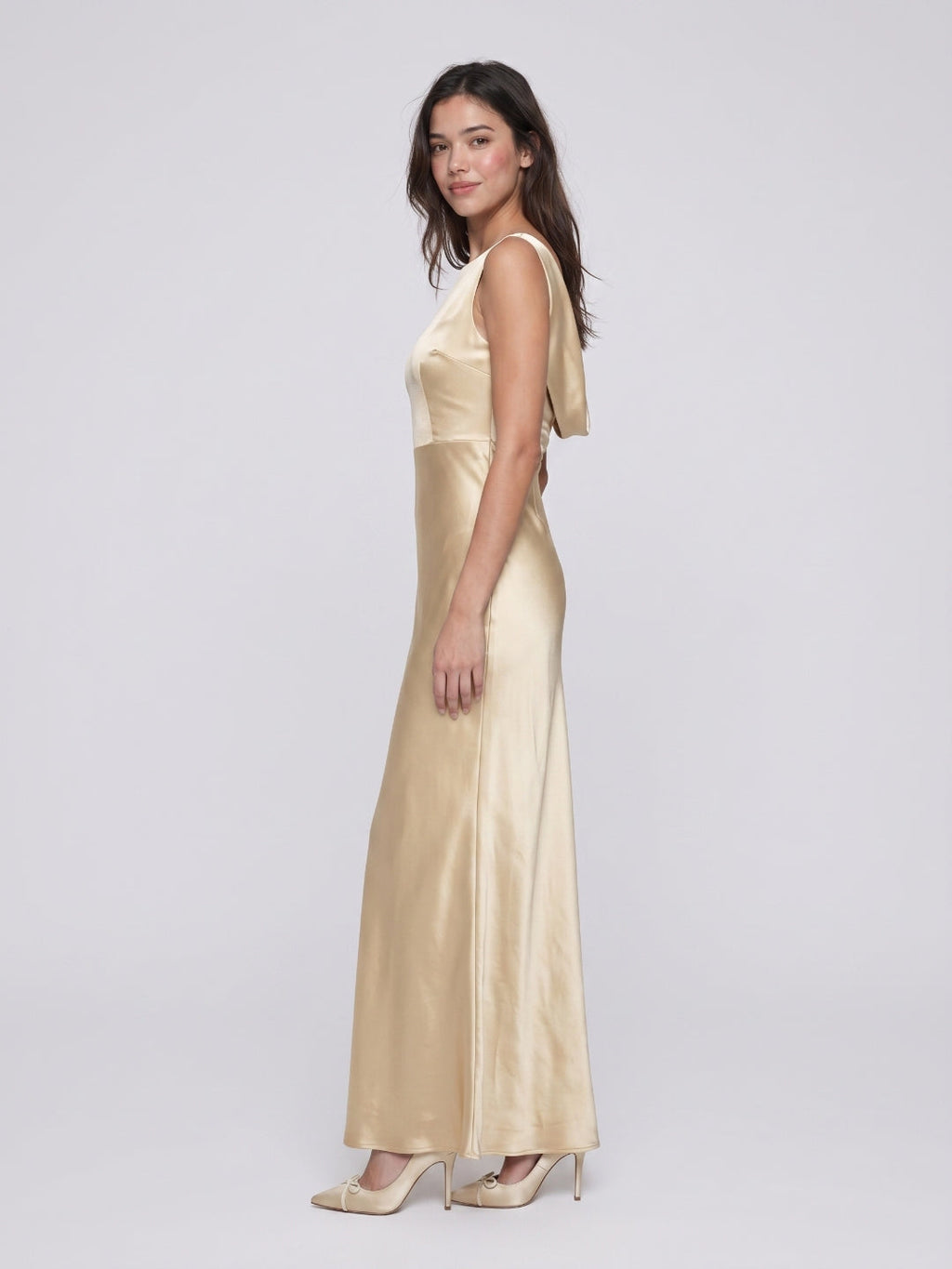 Champagne Satin Column Scoop Neck Backless Floor-Length Bridesmaid Dress with Pleats - Curvevia