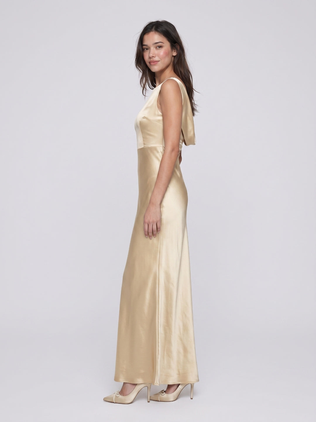 Champagne Satin Column Scoop Neck Backless Floor-Length Bridesmaid Dress with Pleats - Curvevia