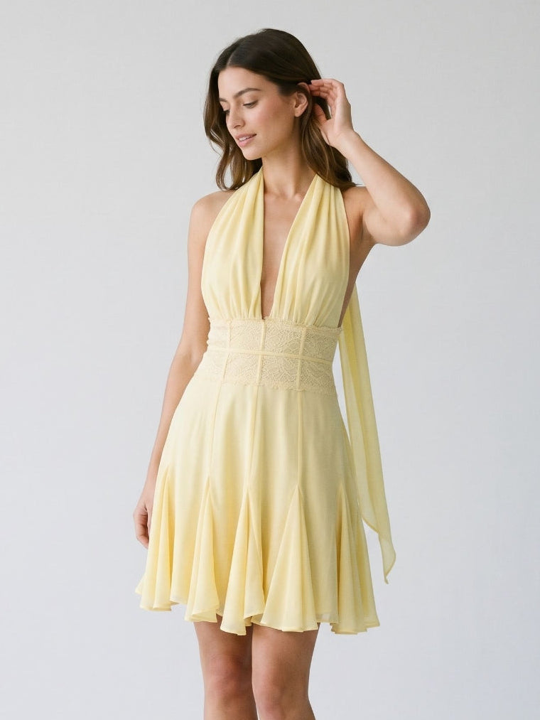Daffodil Chiffon A-Line Halter Neckline Backless Short Homecoming Dress with Pleating - Curvevia