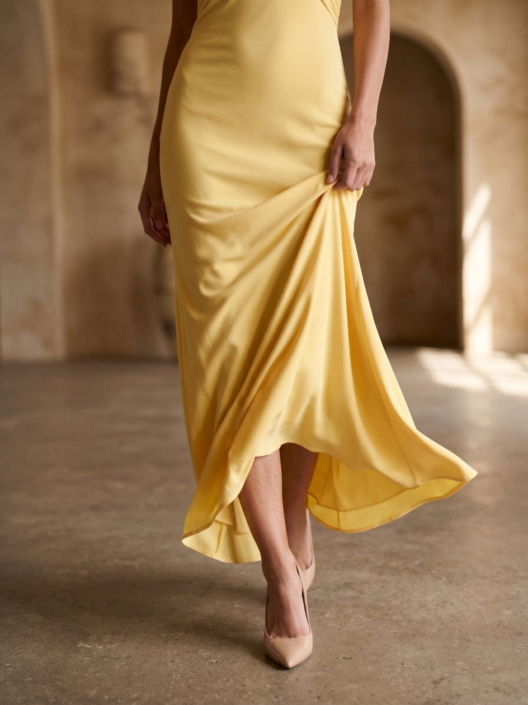 Daffodil Matte Satin Sheath Halter Neckline Backless Floor-Length Formal Dress with Pleating - Curvevia