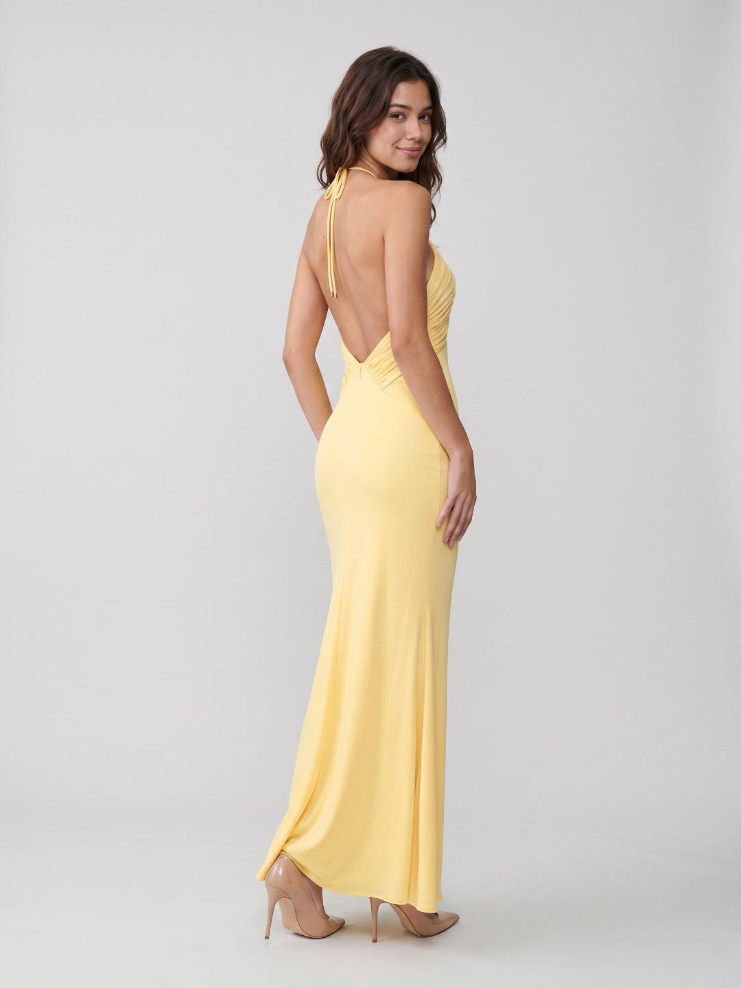 Daffodil Matte Satin Sheath Halter Neckline Backless Floor-Length Formal Dress with Pleating - Curvevia