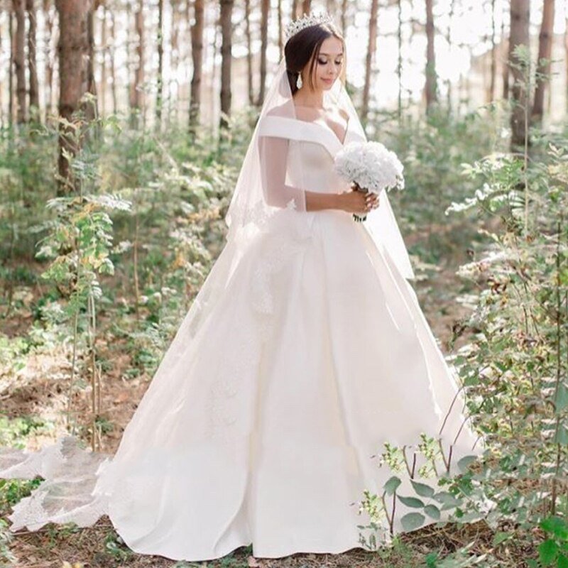 Ball Gown Satin Sweep Train White Wedding Dress with Sleeveless - Curvevia