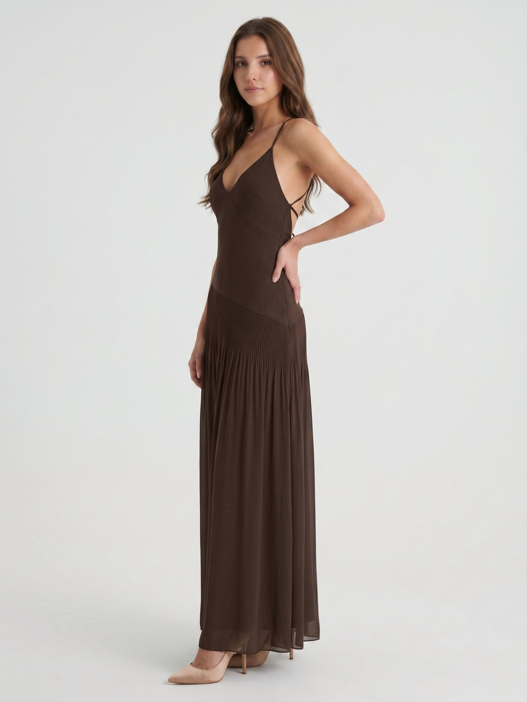 Espresso Chiffon Column V-Neck Lace-Up Back Floor-Length Pleated Bridesmaid Dress - Curvevia