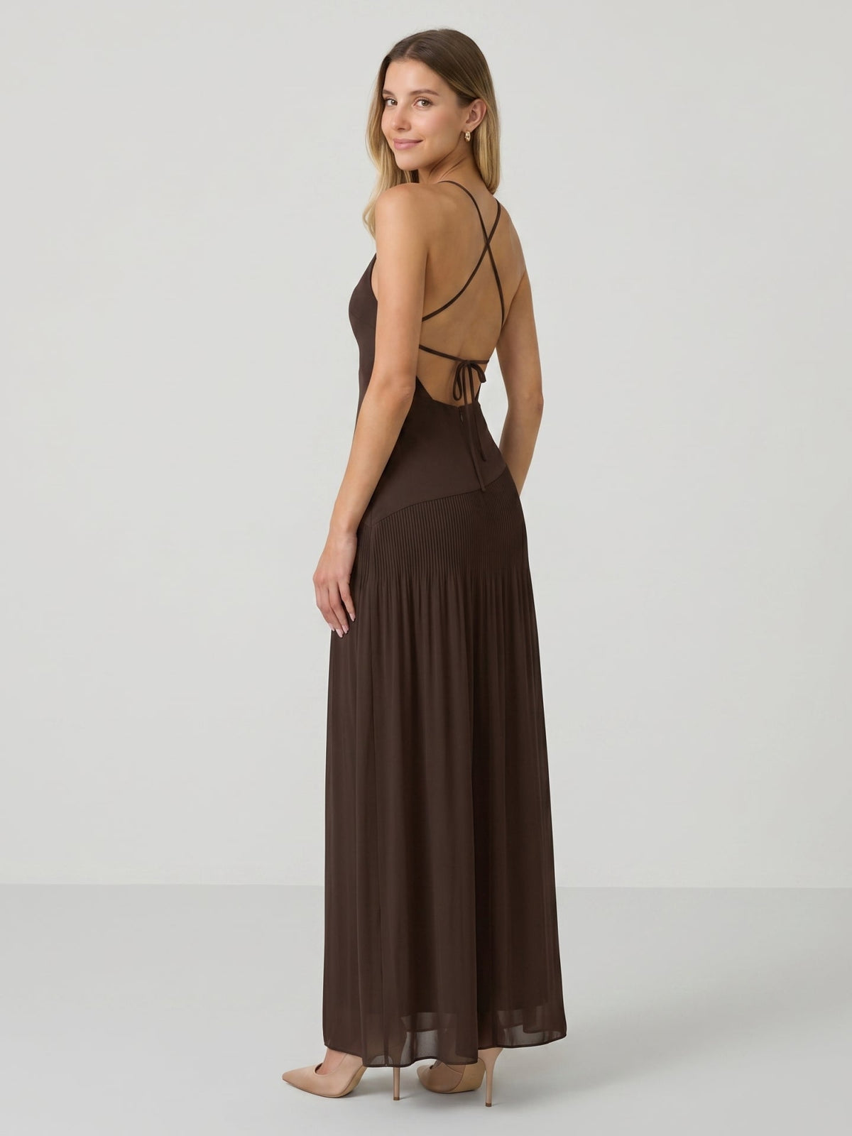 Espresso Chiffon Column V-Neck Lace-Up Back Floor-Length Pleated Bridesmaid Dress - Curvevia