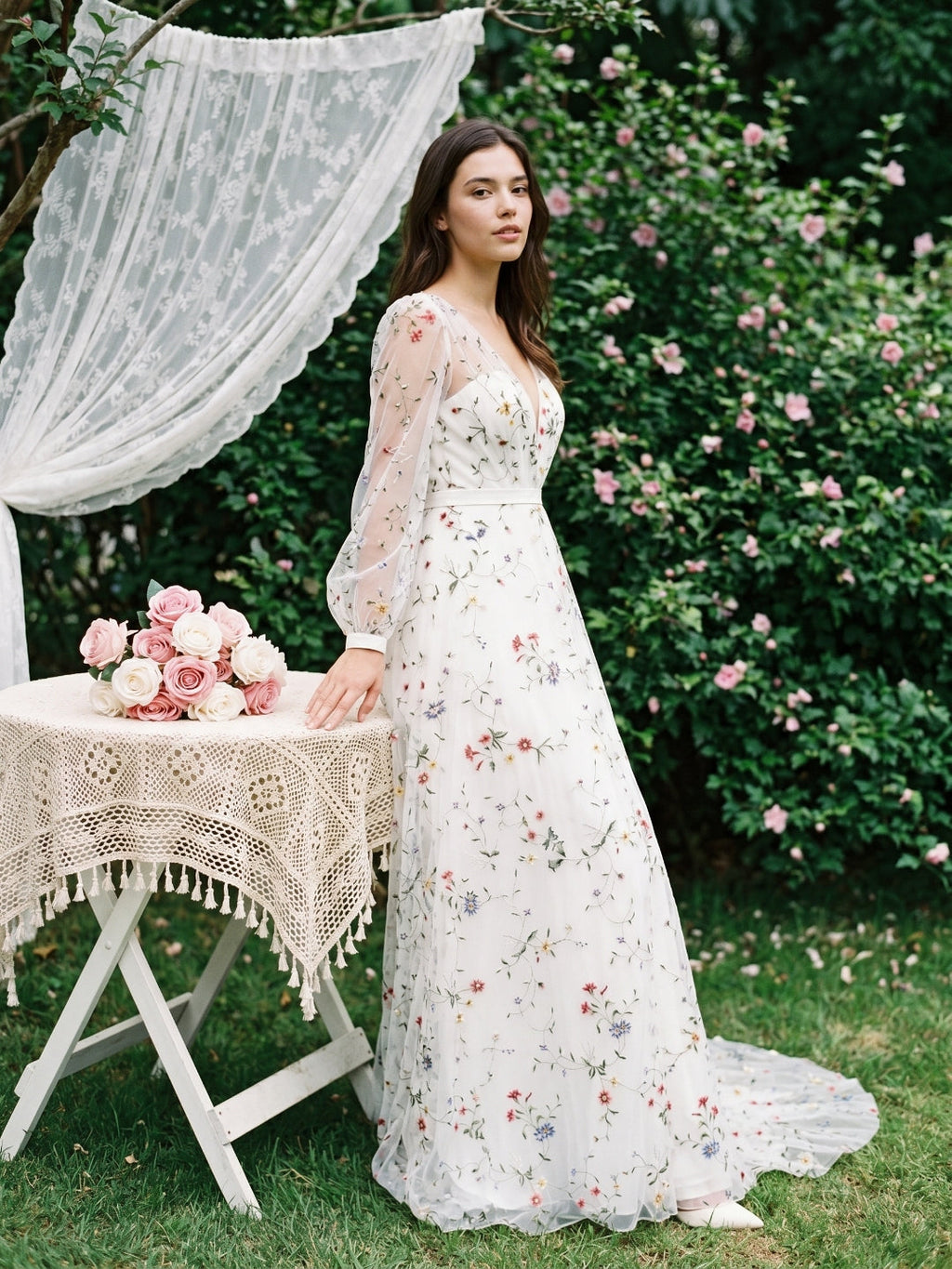 Ethereal White Tulle A-Line V-Neck V-Back Floor-Length Mother of the Bride Dress - Curvevia