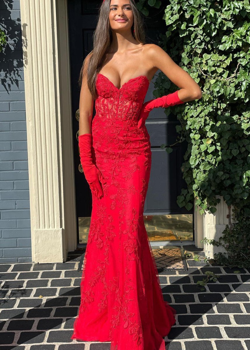 Mermaid Strapless Lace Evening Dress With Appliques - Curvevia