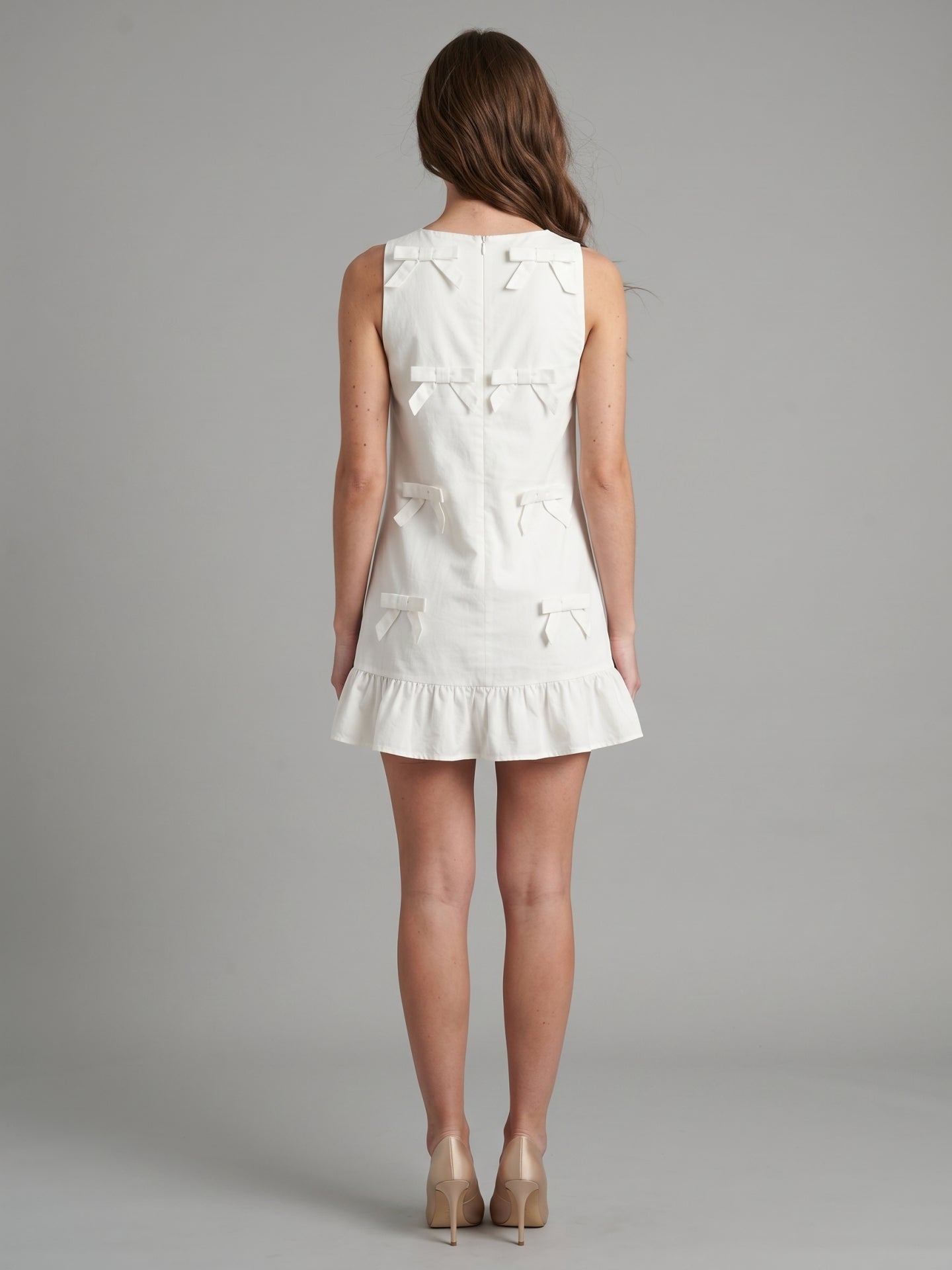 Ivory Chiffon Column V-Neck Back Zip Knee-Length Bridesmaid Dress with Bow - Curvevia