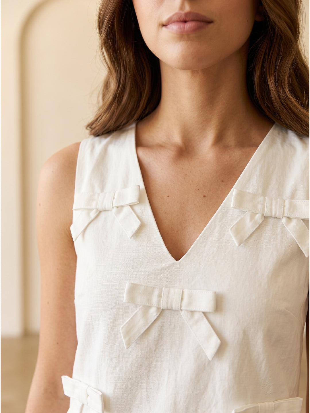 Ivory Chiffon Column V-Neck Back Zip Knee-Length Bridesmaid Dress with Bow - Curvevia