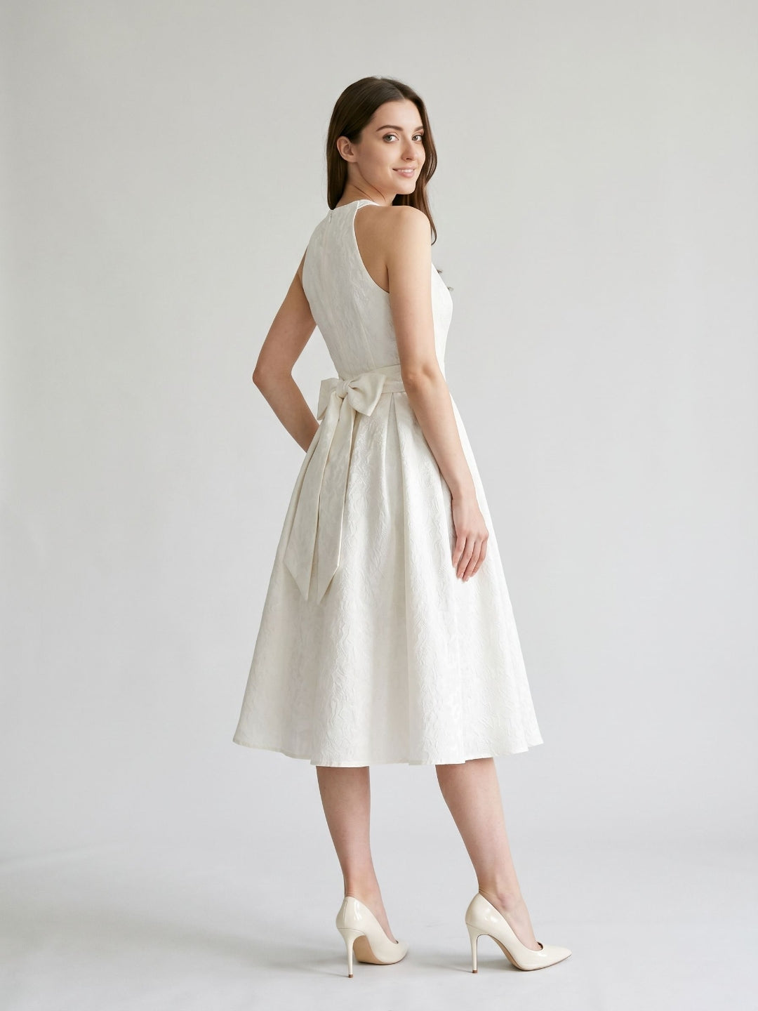 Ivory Jacquard A-Line Scoop Neck Back Zip Tea-Length Dress with Bow - Curvevia