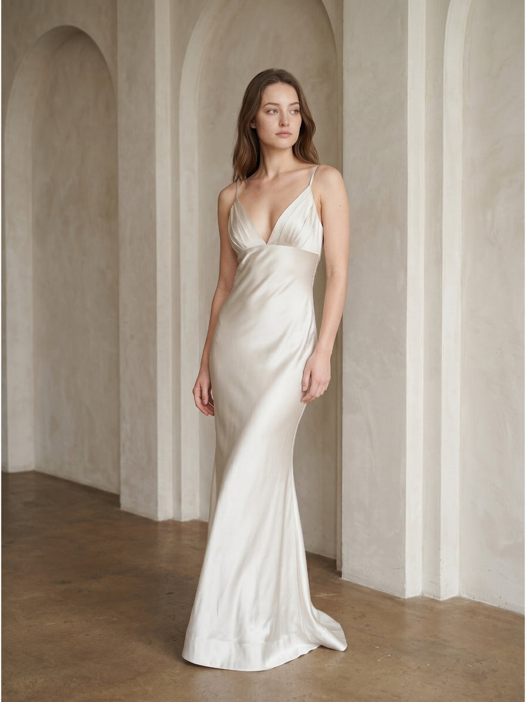 Ivory Satin Sheath V-Neck Backless Floor-Length Bridesmaid Dress with Pleated Detail - Curvevia