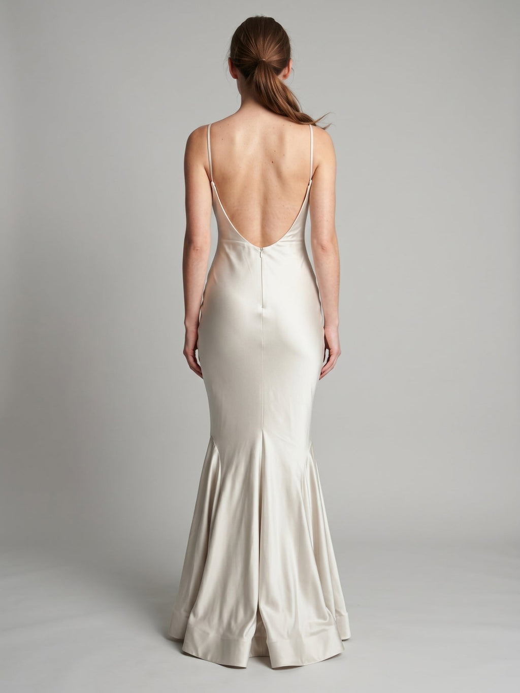 Ivory Satin Sheath V-Neck Backless Floor-Length Bridesmaid Dress with Pleated Detail - Curvevia