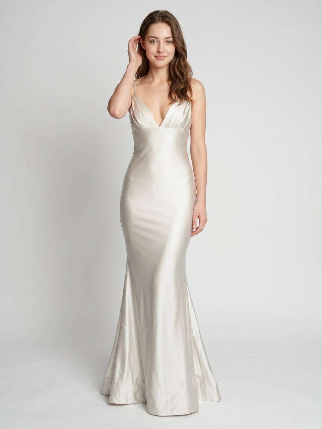 Ivory Satin Sheath V-Neck Backless Floor-Length Bridesmaid Dress with Pleated Detail - Curvevia