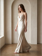 Ivory Satin Sheath V-Neck Backless Floor-Length Bridesmaid Dress with Pleated Detail - Curvevia