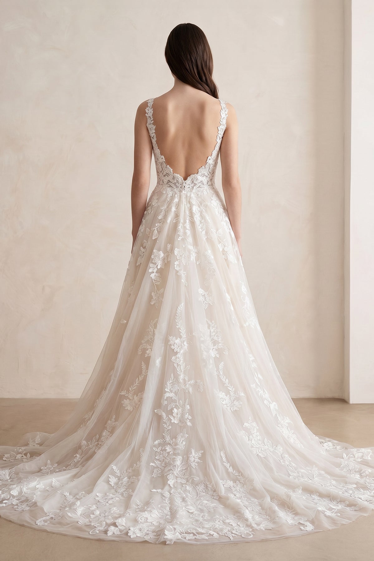 Ivory V-Neck A-Line Tulle Wedding Dress with Pockets - Curvevia