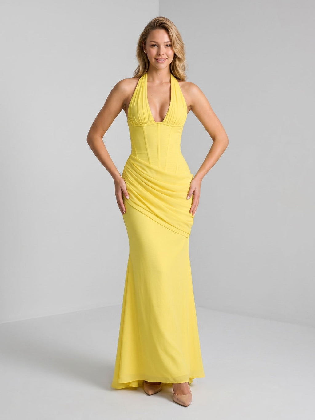 Lemon Tulle Sheath V-Neck Backless Floor-Length Formal Dress with Pleating - Curvevia
