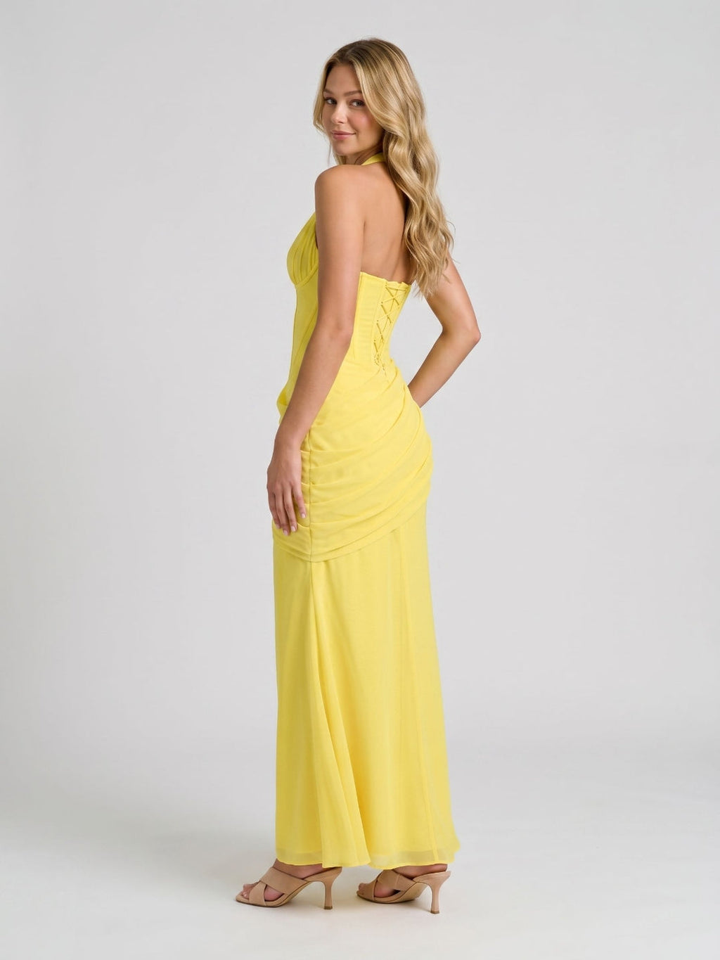 Lemon Tulle Sheath V-Neck Backless Floor-Length Formal Dress with Pleating - Curvevia