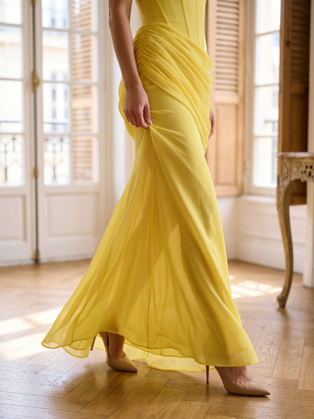 Lemon Tulle Sheath V-Neck Backless Floor-Length Formal Dress with Pleating - Curvevia
